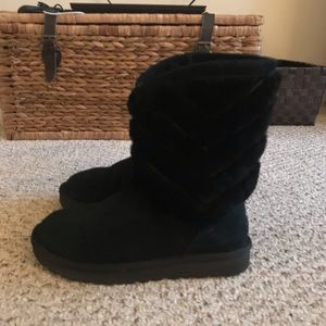 UGG Tania Sheepskin Black Boots LIKE NEW US7